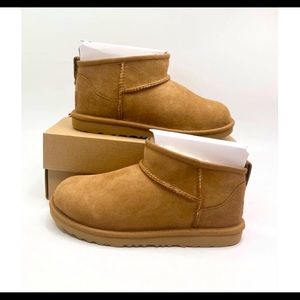 UGG Classic Ultra Mini Boot (Women -Size US 8 kids size 6) Chestnut